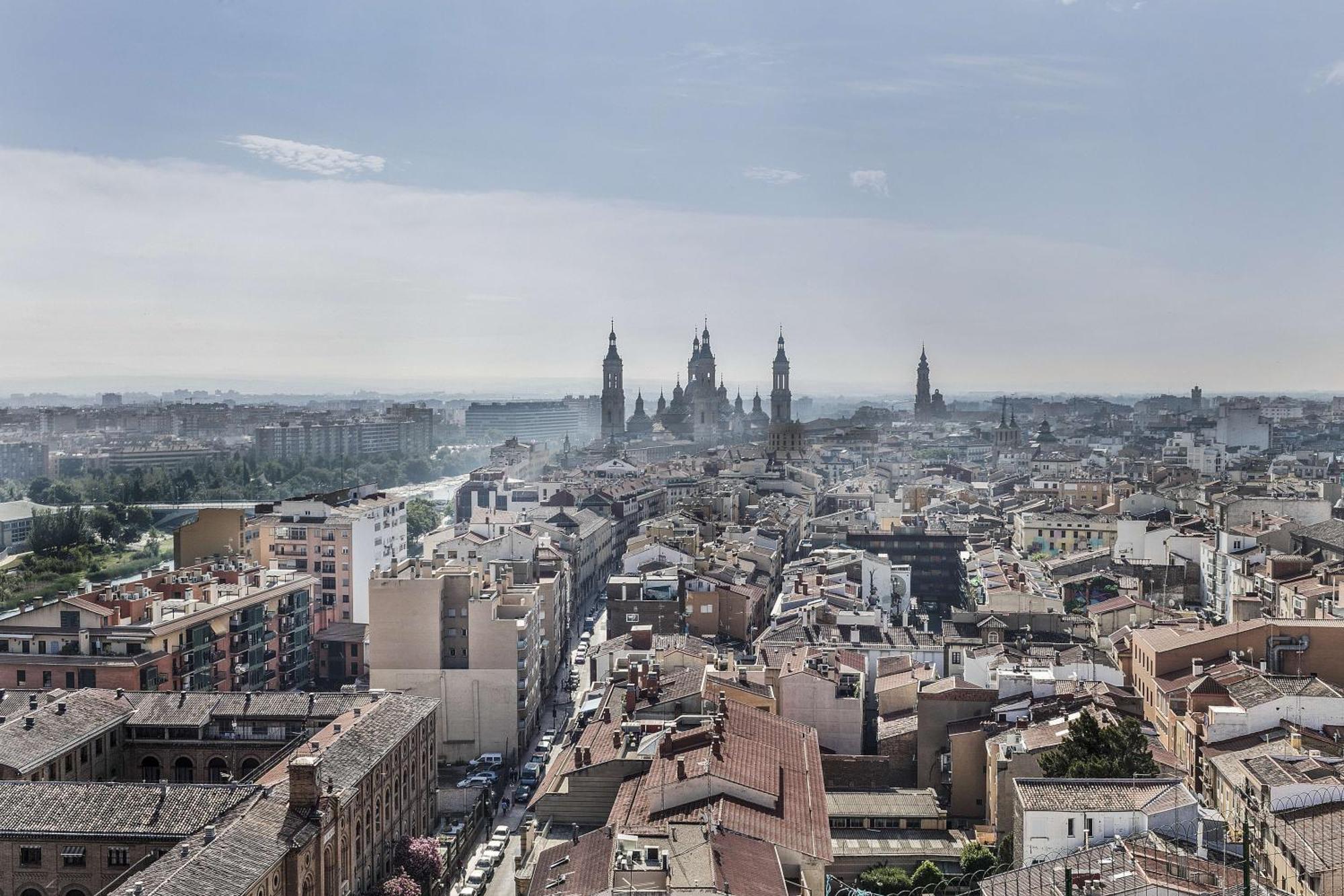 Mirador Del Ebro Apartment Zaragoza Bagian luar foto