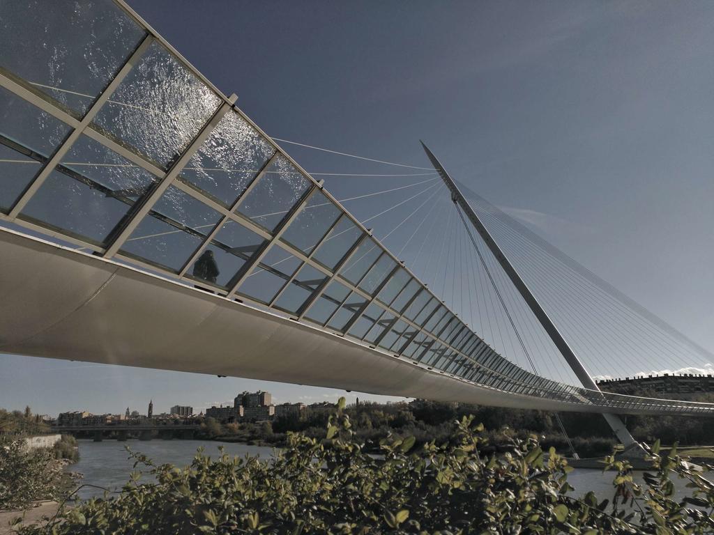 Mirador Del Ebro Apartment Zaragoza Bagian luar foto