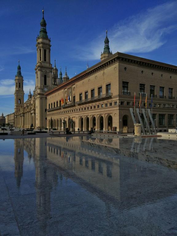 Mirador Del Ebro Apartment Zaragoza Bagian luar foto